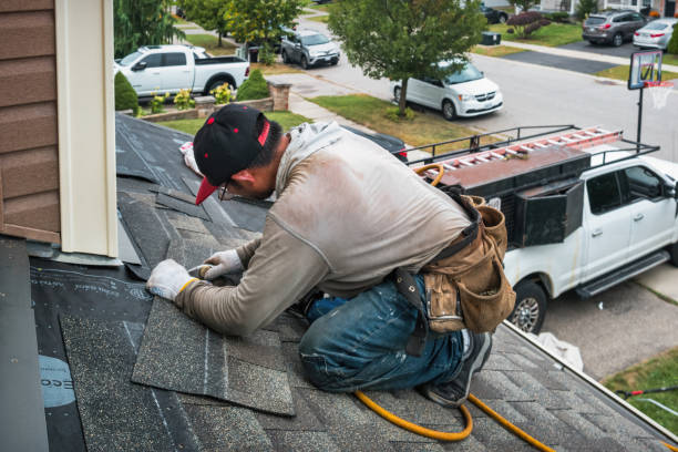 Professional Roofing technician working in Linden, WI